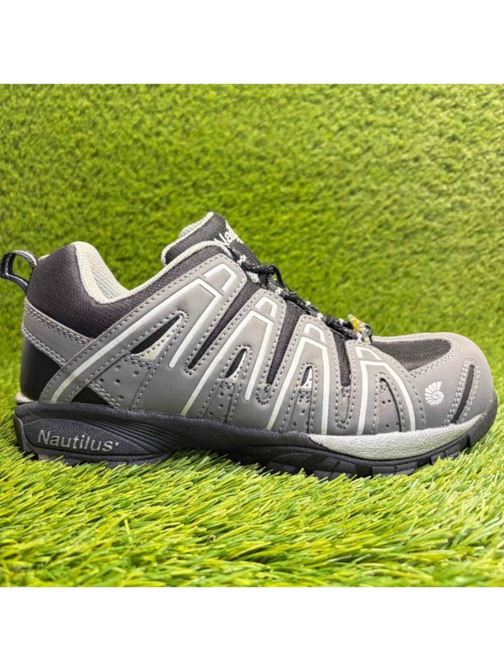 Nautilus Safety Mens Size 10 Gray Black Composite Toe Working Shoes Sneakers